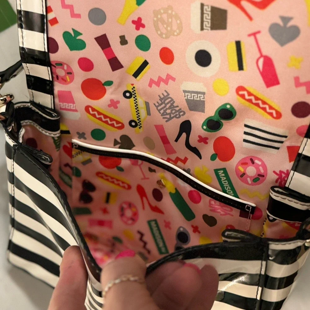 Kate Spade Darcel X KSNY Tobyn Big Apple Striped crossbody bag purse handbag EUC